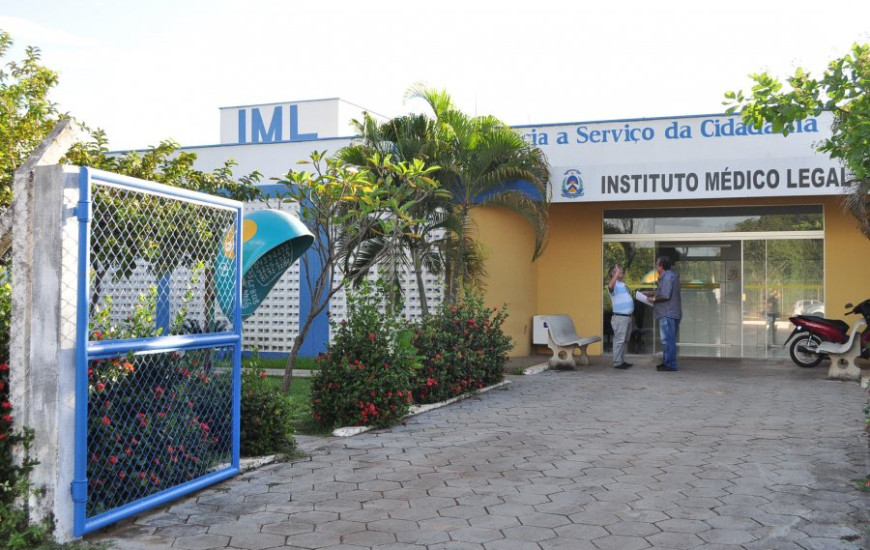 Serviços no IML foram prejudicados neste domingo