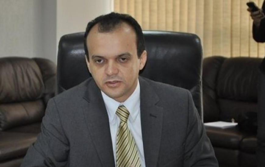 Prefeito teria descumprido recomendação.