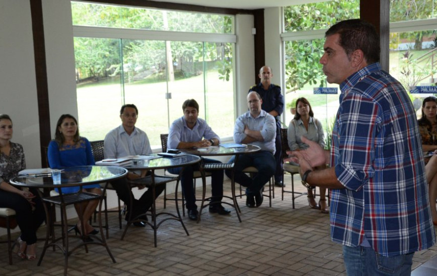 Prefeito apresenta aplicativo contra o Aedes