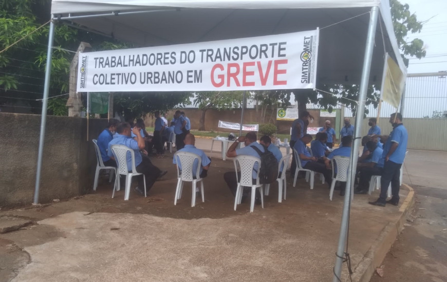 Paralisação iniciou nesta segunda-feira, 27