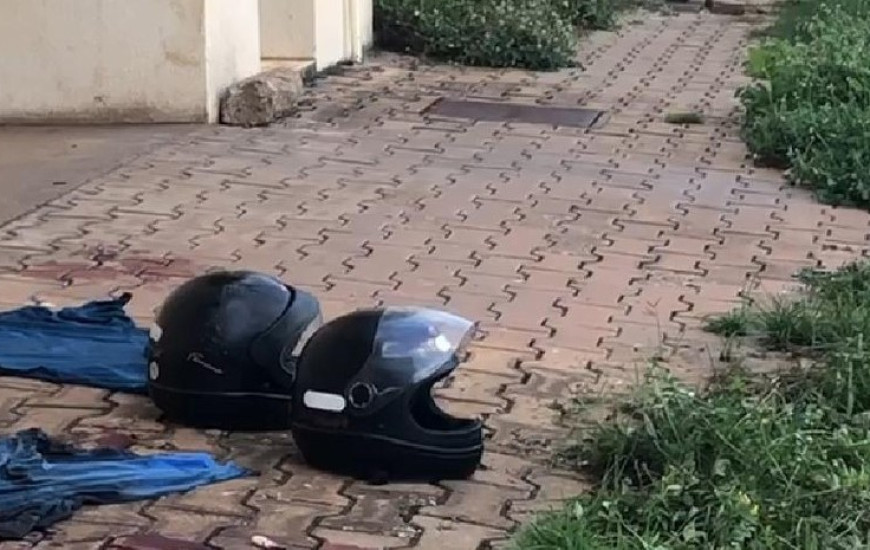 Capacetes foram encontrados próximo aos corpos das vítimas