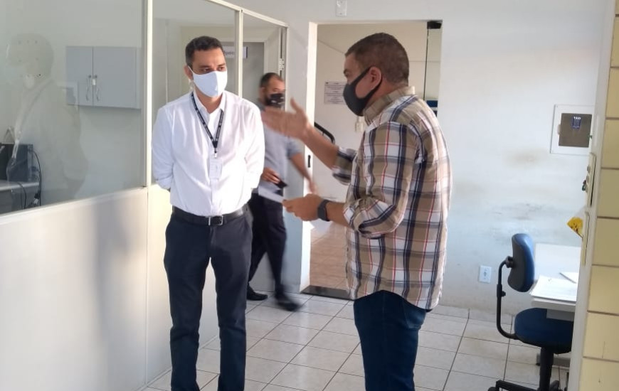 Amastha é recebido