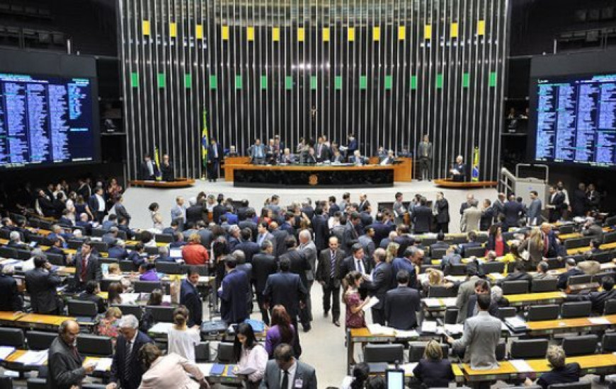 Deputados retornam nesta segunda-feira