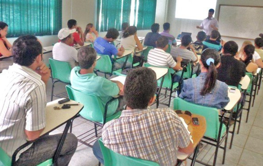 Técnicos participando do curso