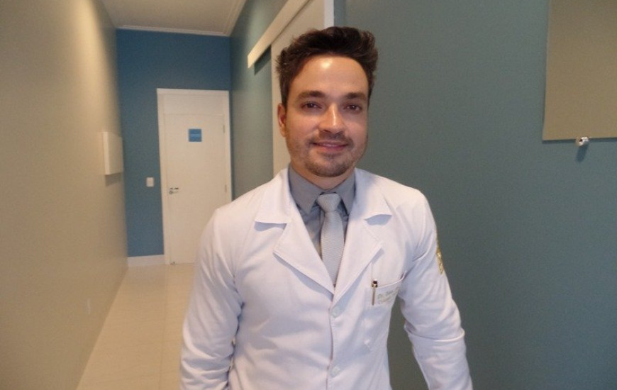 Dr. Ícaro Samuel