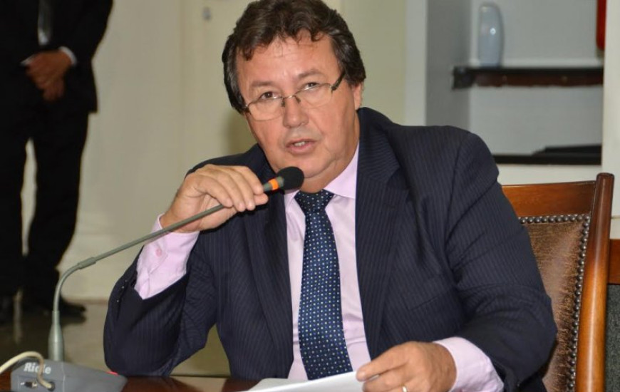 Vilmar critica nomeações do governo em audiência