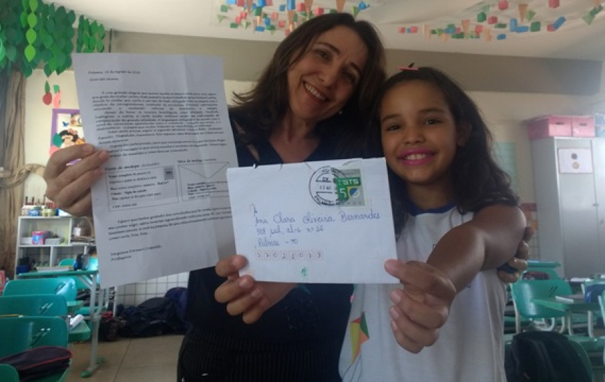 Professora e aluna de Palmas mostram cartinha