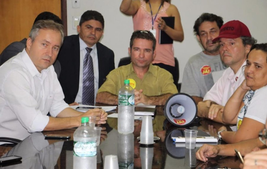 Sindicato se reúne com vereadores e Barbiero