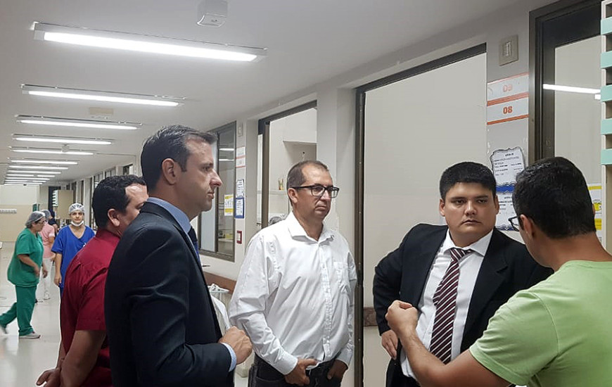 Arthur Pádua, Jorge Guardiola, do CRM e delegado Cassiano Oyama durante vistoria
