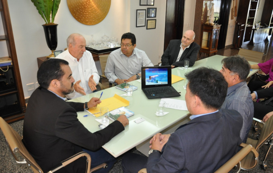 Grupo reuniu com governador em exercício.