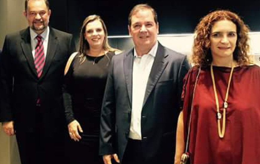 Claudia Lelis estabelece parcerias