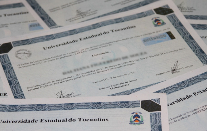 Diplomas entregues nesta sexta.