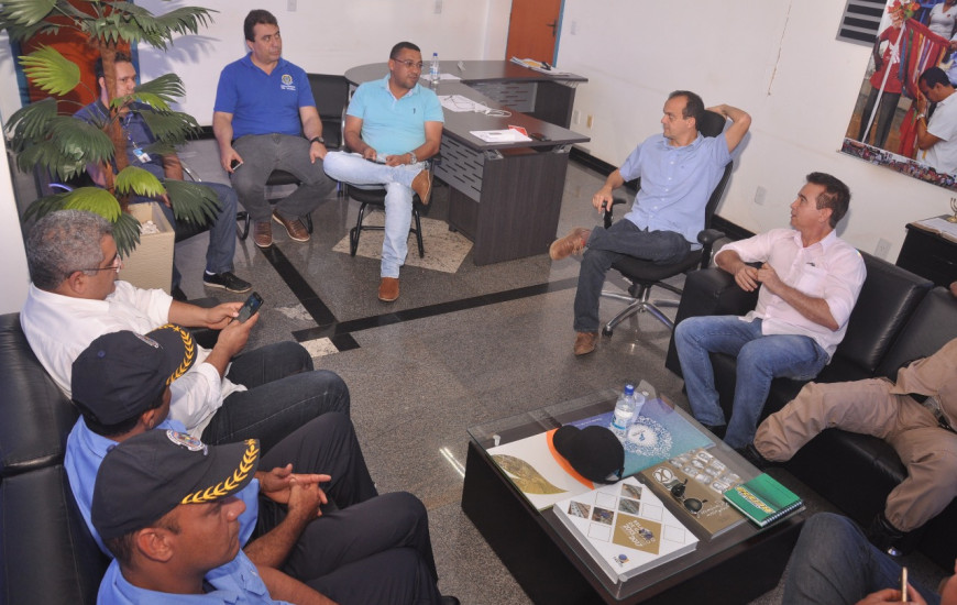 Prefeito, PM e membros do TRE definem reabastecimento