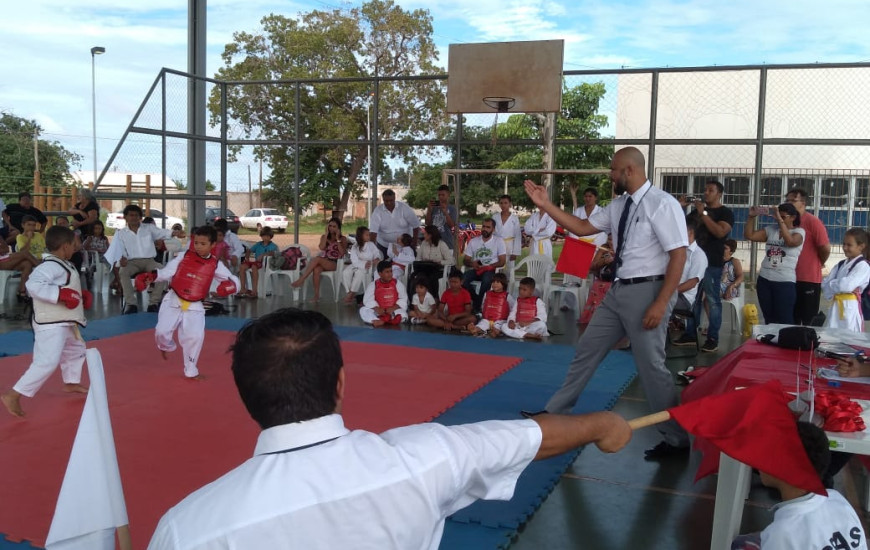 As disputas reuniram familiares dos alunos, além da comunidade local.