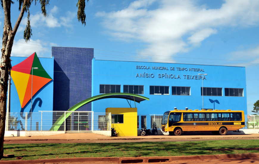 Escola de Tempo Integral Anísio Spínola Teixeira.