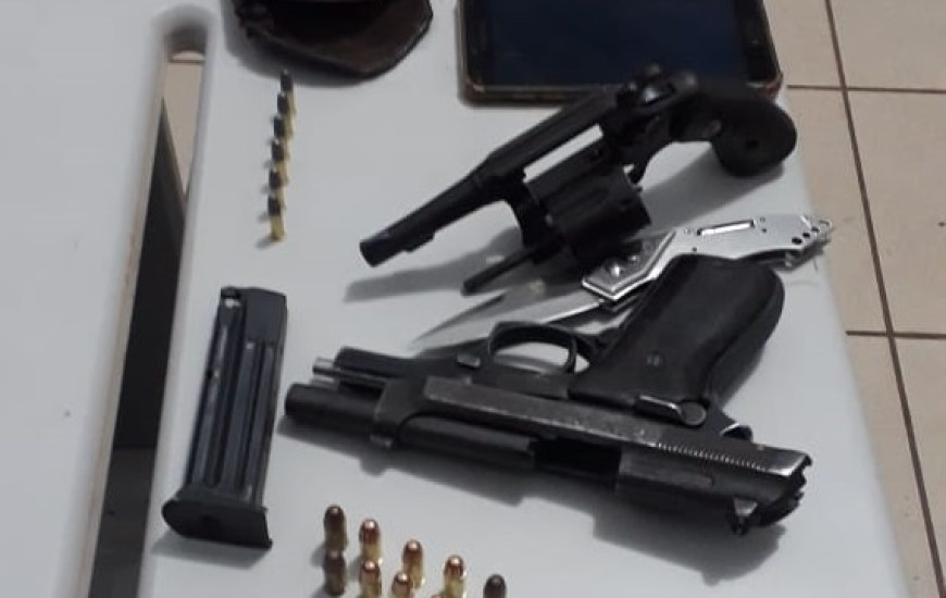Armas apreendidas.