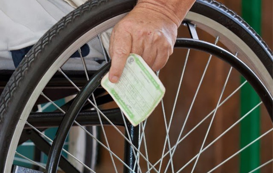 Deficientes solicitam atendimento especial