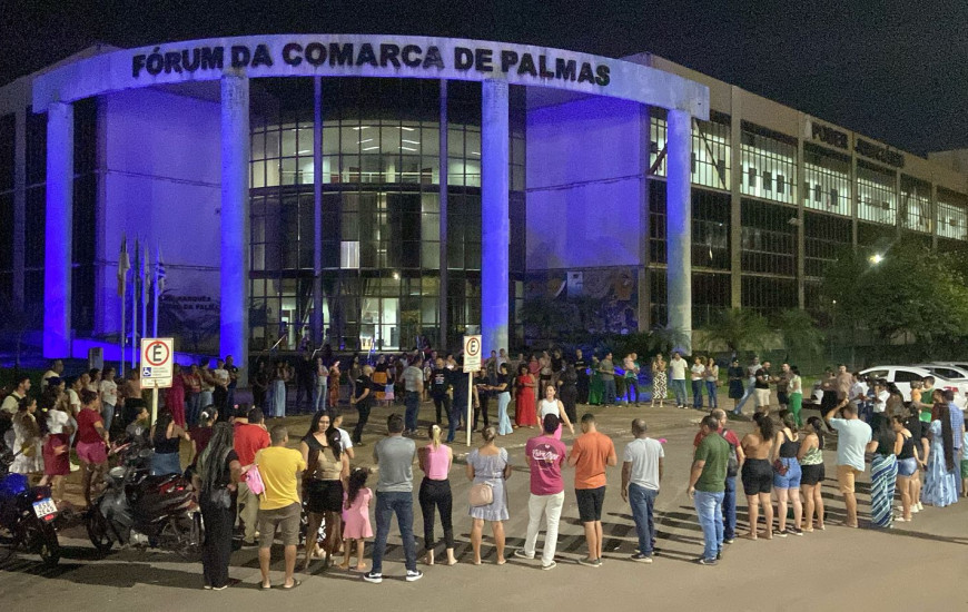 Homologados celebraram a decisão da Justiça em frente o Fórum de Palmas