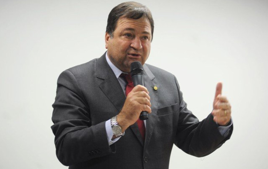 Halum diz que a hora do palanque acabou