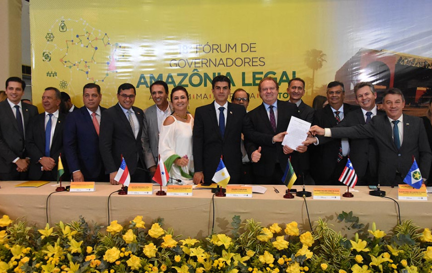 Governadores que assinam o documento.