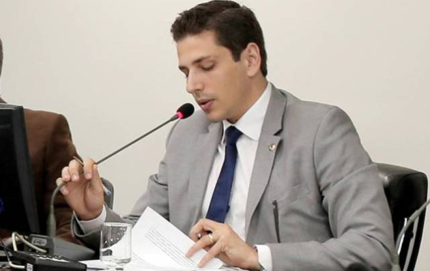 Deputado Olyntho Neto