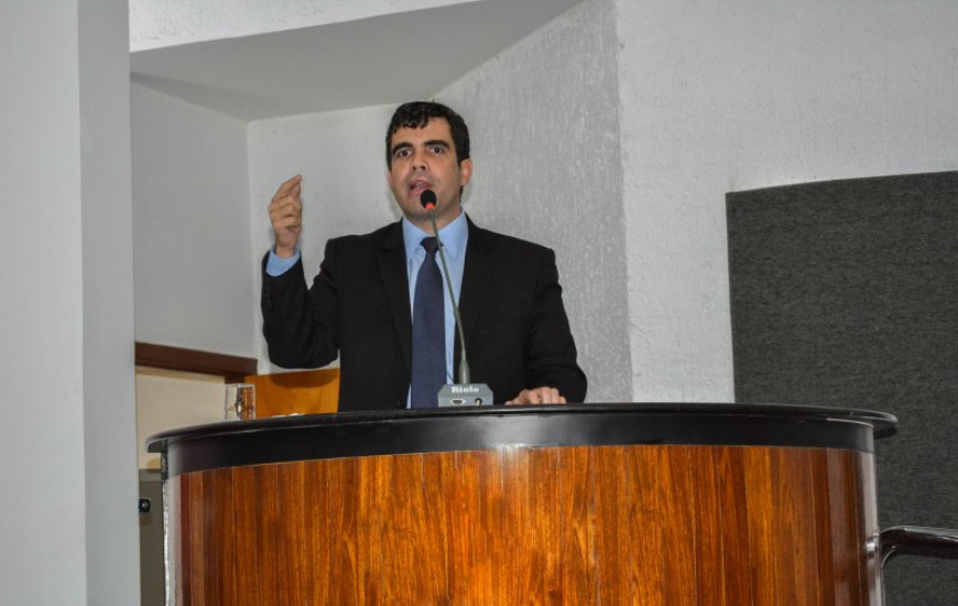 Ricardo Ayres apresentou quatro emendas