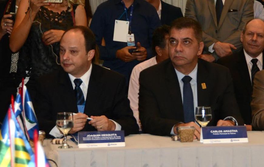 Prefeito de Palmas esteve no Fórum dos Governadores