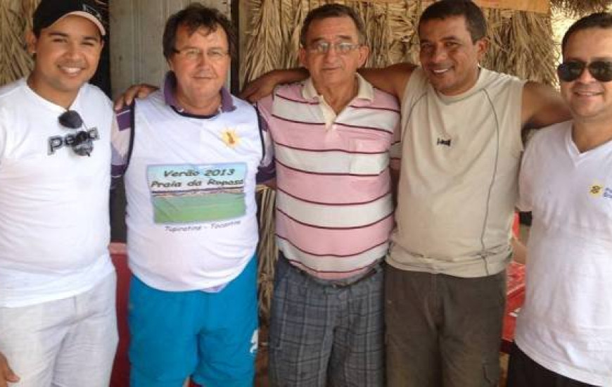 Deputado na Praia da Raposa