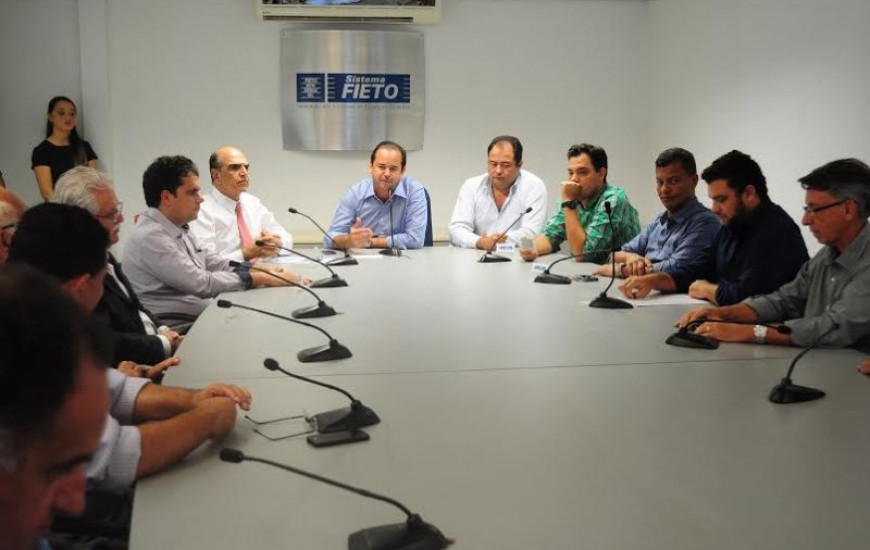 Reunião com instituições e empresas