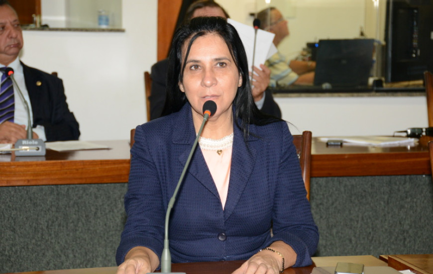 Deputada estadual Amália Santana