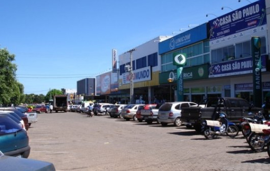 Estacionamento na Av. JK