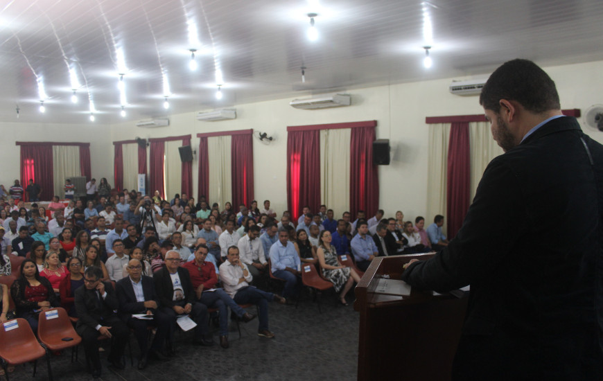 Prefeito de Dianópolis fez a abertura do evento com gestores
