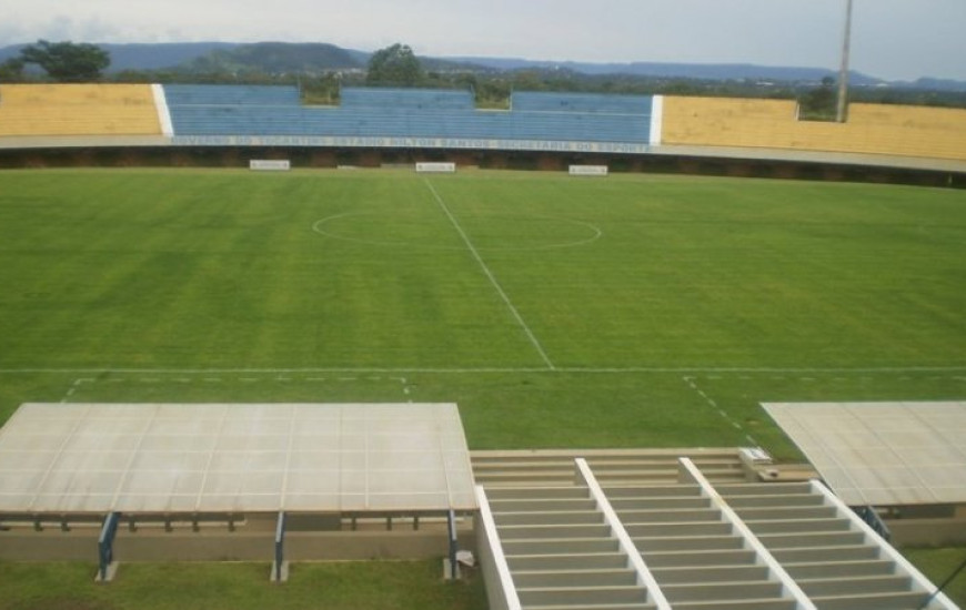 Partida acontece no estádio Nilton Santos