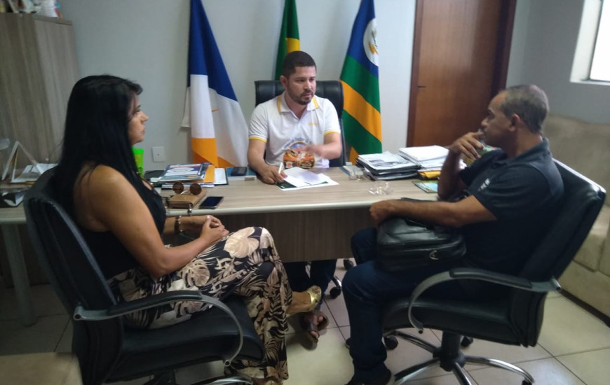 Encontro entre o prefeito Padre Gleibson e o presidente da associação