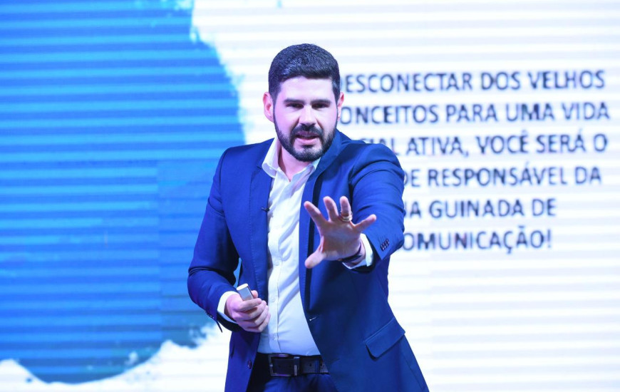 Alex Monteiro é especialista em marketing digital.