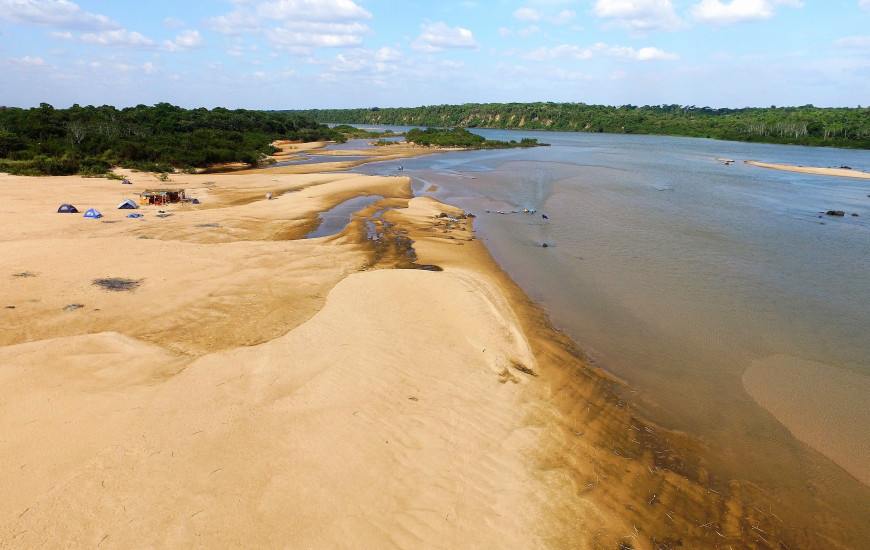 Nas praias, atenção às arraias e piranhas.