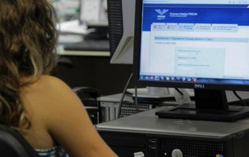 O ProUni seleciona estudantes para receber bolsas de estudo