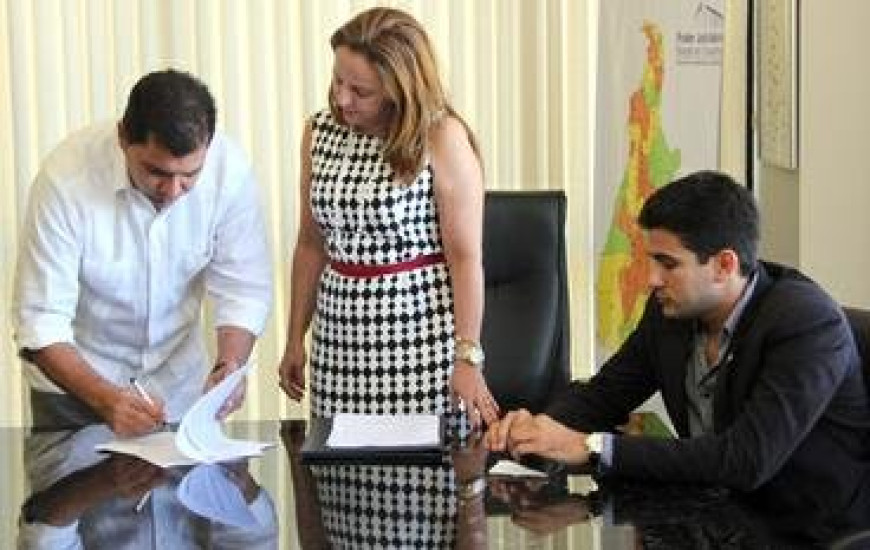 Assinatura de convênio