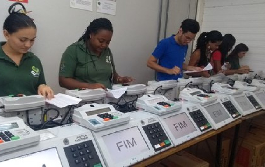 Urnas são preparadas para eleição direta no TO