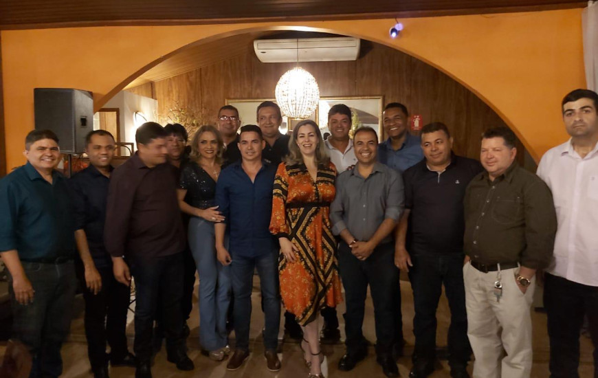 Confraternização entre Cinhia e vereadores de Palmas