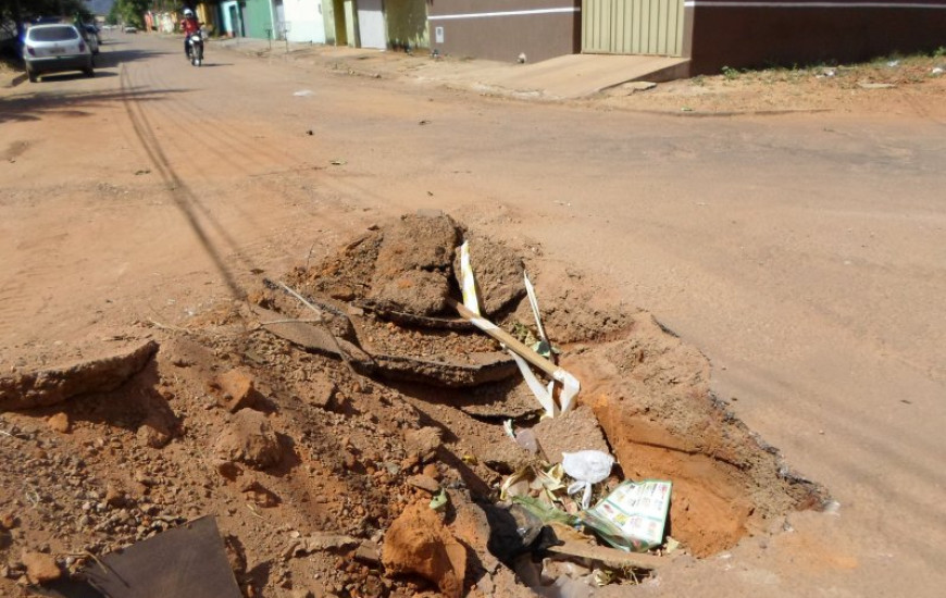 Moradores reclamam do risco de acidentes