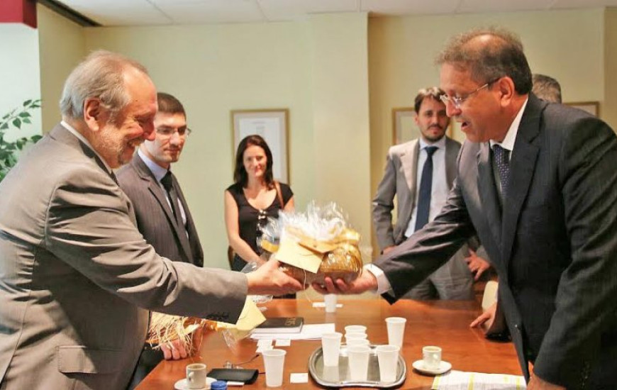 Governador é recebido por cônsul-geral
