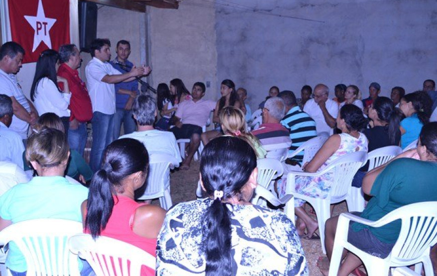 Lelis em reunião com moradores