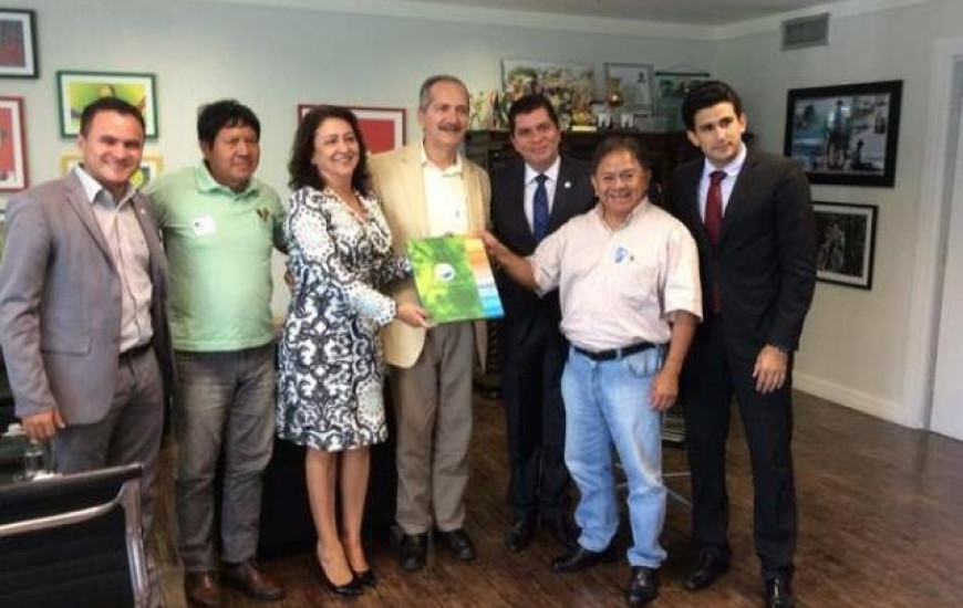 Amastha com Kátia e ministro