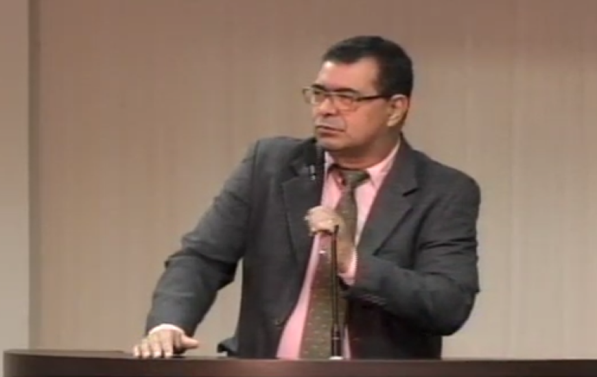 Vereador se desculpa na tribuna da Câmara de Palmas