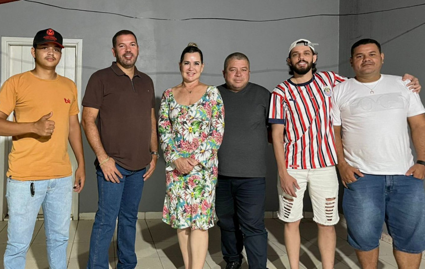 Ex-prefeita Lucineide Parizi com vereadores eleitos pelo PP, PR e UB