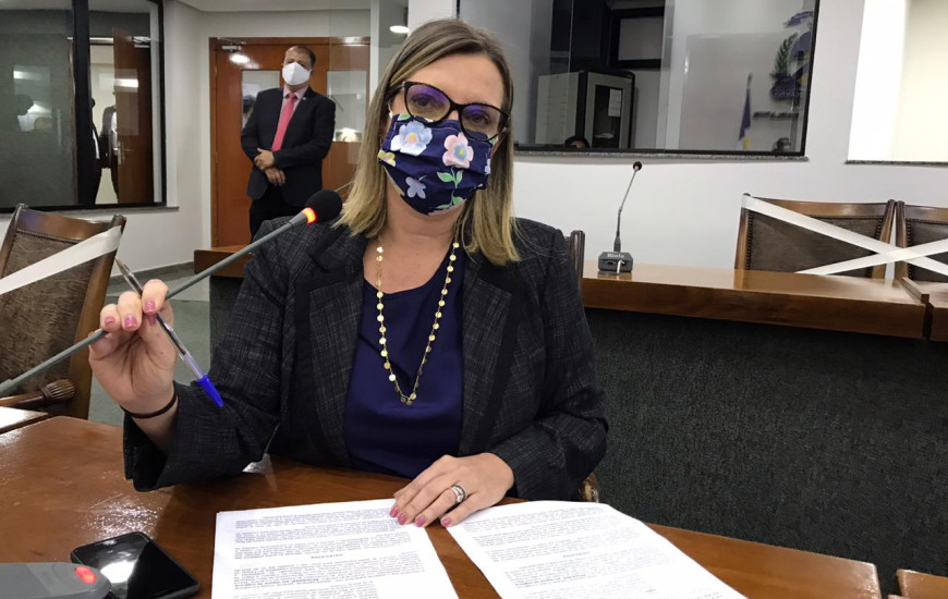 Deputada estadual Claudia Lelis. 