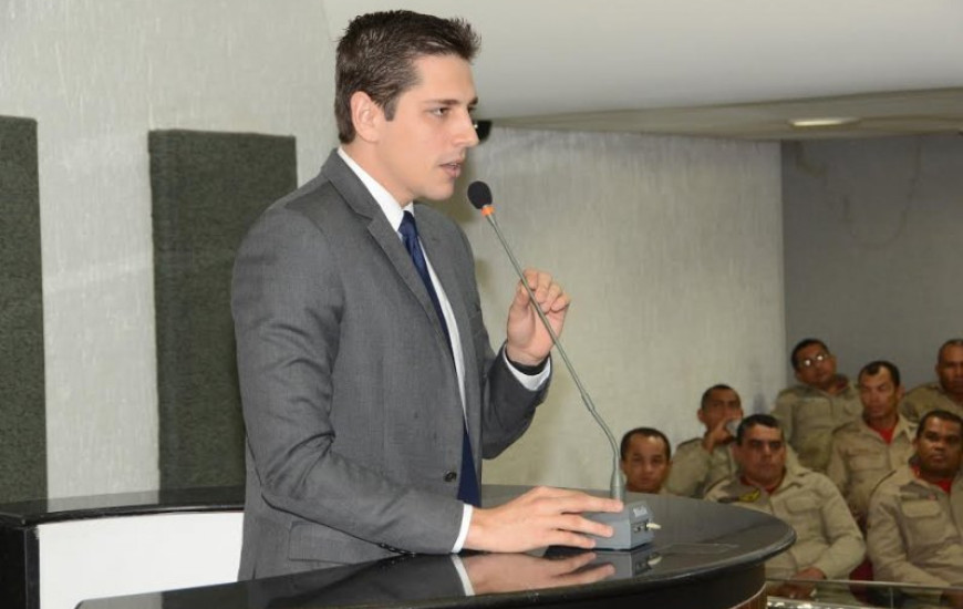 Deputado estadual Olyntho Neto