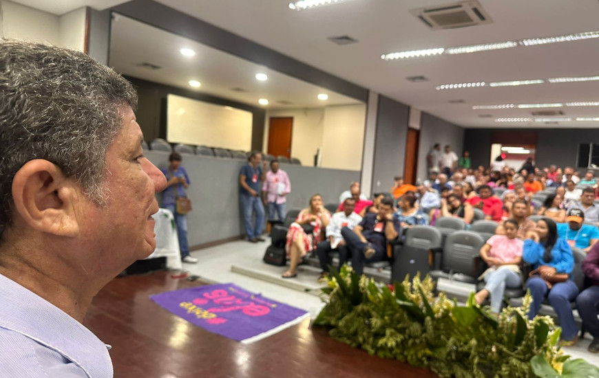 Presidente Ivory de Lira fala aos presentes