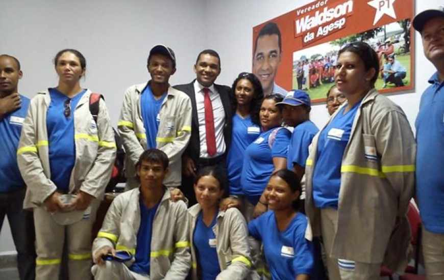 Waldson recebe profissionais